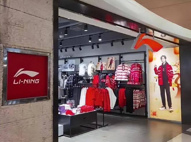 坛的4个国产运动鞋看谁还在跟风？新利娱乐曾被吹上天如今却跌落神(图16)