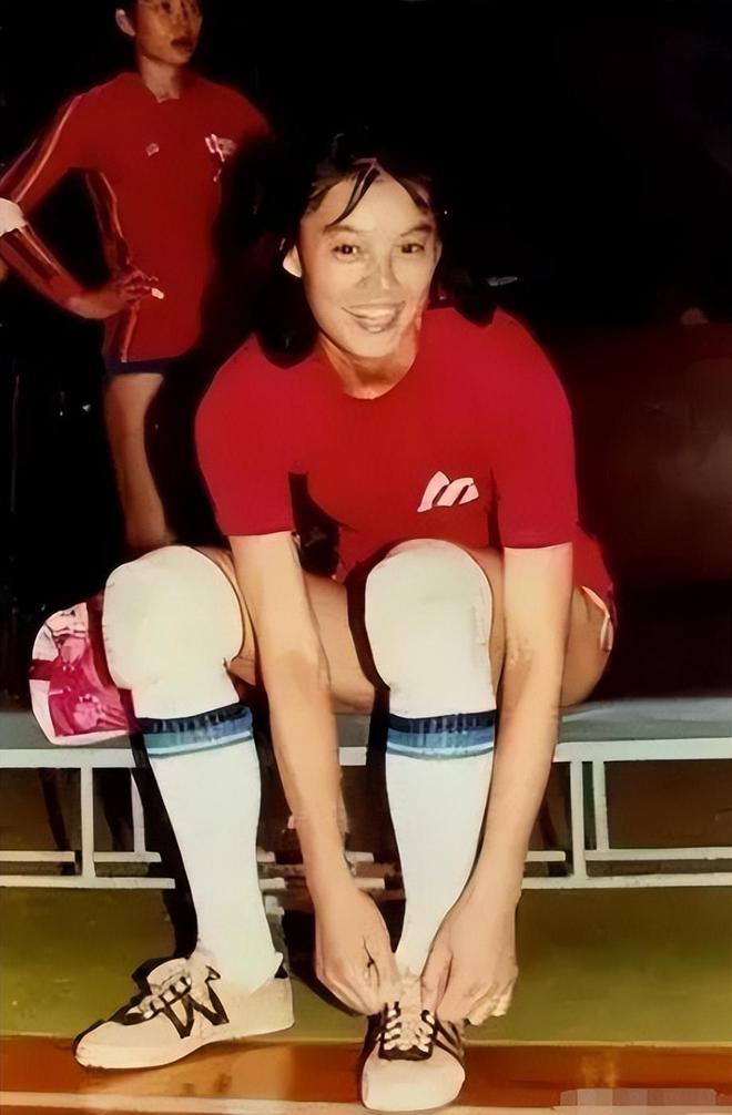 坛的4个国产运动鞋看谁还在跟风？新利娱乐曾被吹上天如今却跌落神(图17)