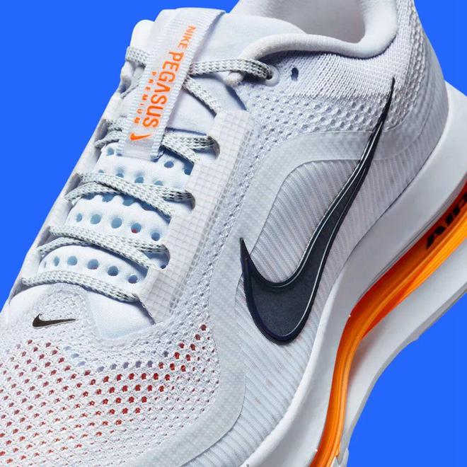 Nike跑鞋把能给的都给足了新利体育登录配置诱人！这双(图2)